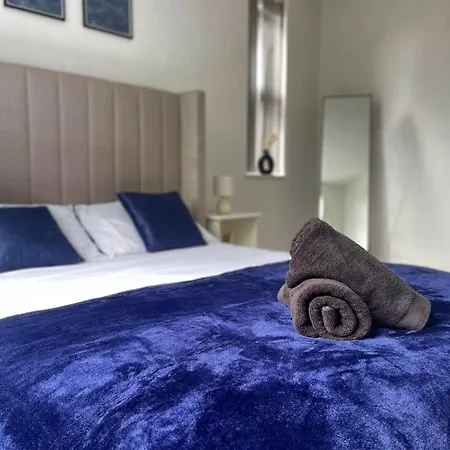 Private Two Bedroom Deluxe Apartment Leicester With Large Garden And Free Parking Exterior photo